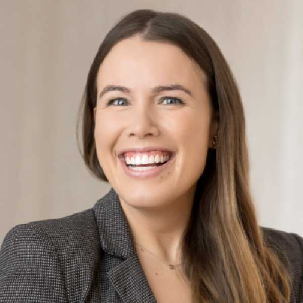 Headshot of Lauren smiling